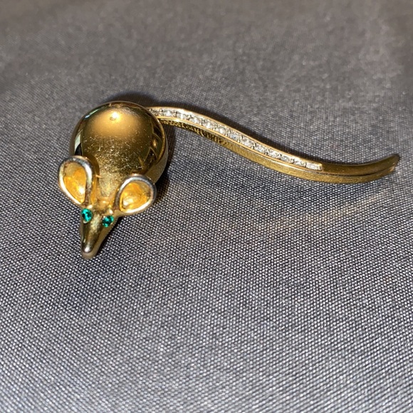 3/$30 Vintage Butler Mouse Brooch - Picture 1 of 4